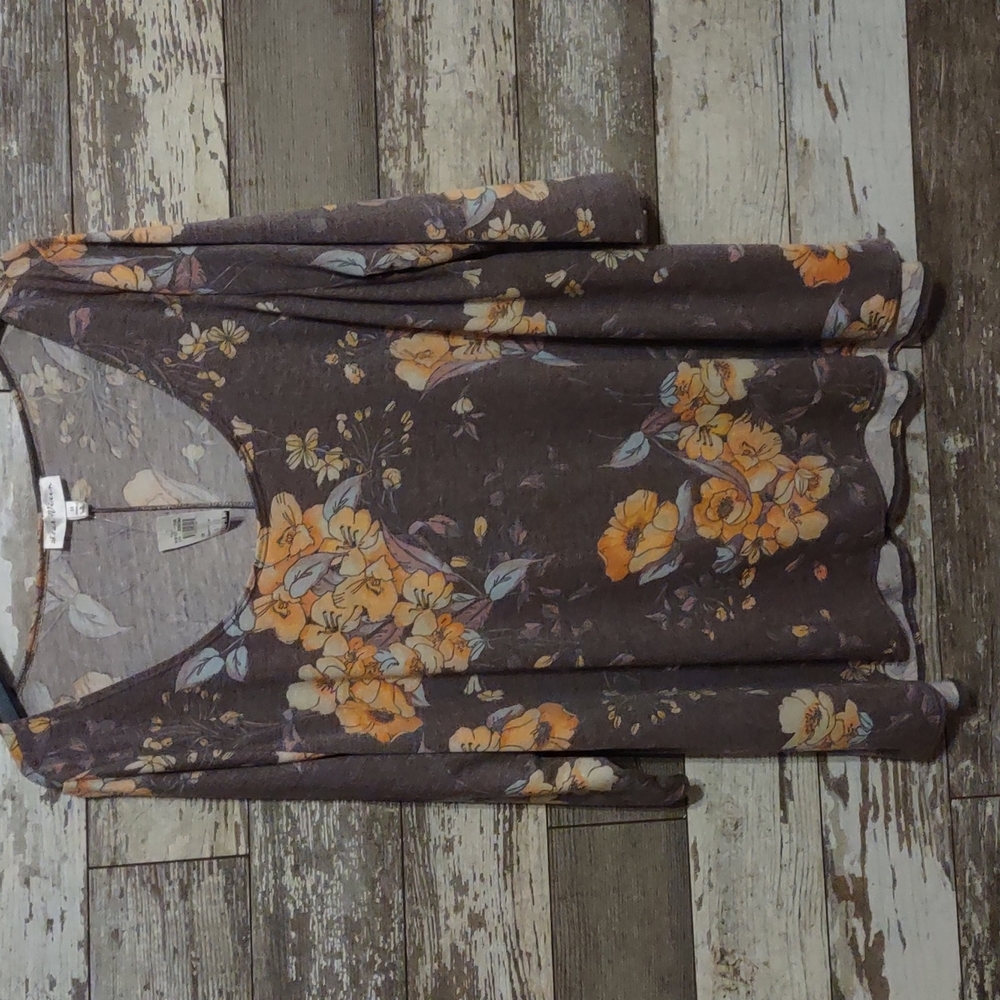 - NWT Star Vixen women top 3X